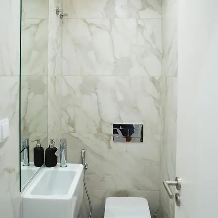 Serene Hideaway In Chiado דירה ליסבון