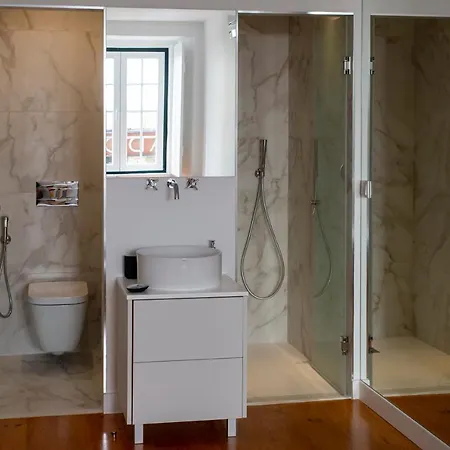 Serene Hideaway In Chiado דירה ליסבון