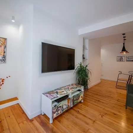 Serene Hideaway In Chiado * 리스본