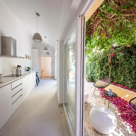 Serene Hideaway In Chiado 아파트 리스본