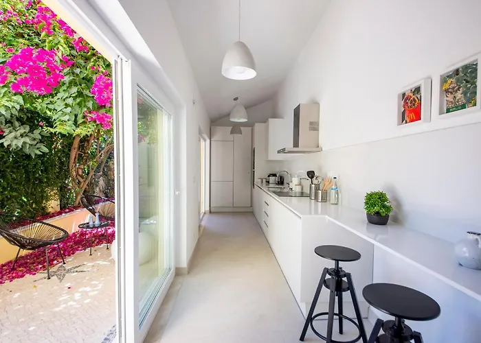 Serene Hideaway In Chiado * Lisboa