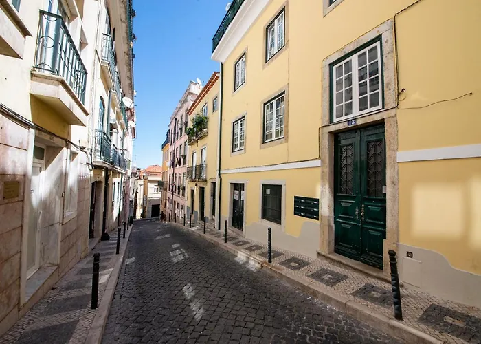 Serene Hideaway In Chiado