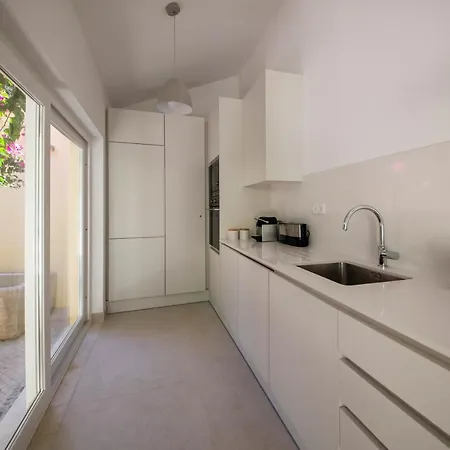 Chiado Oasis With Private Garden By Nestatlisbon Apartmán *